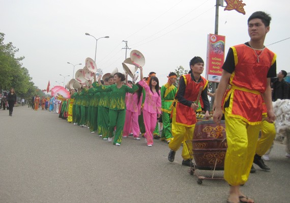 Hung Kings’ Temple festival kicks off with street carnival  - ảnh 2